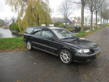 Volvo V70 - 2.4 T Comfort Line - 1