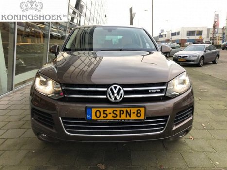 Volkswagen Touareg - 3.0 TSI Hybrid Highline - 1