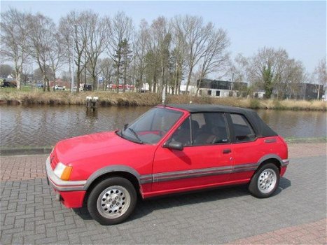 Peugeot 205 - 1.6 CTI cabrio Nederlandse dealerauto met historie - 1