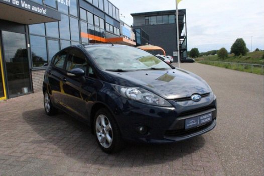 Ford Fiesta - TREND 5 DEURS 82PK AIRCO LMV TREKHAAK - 1