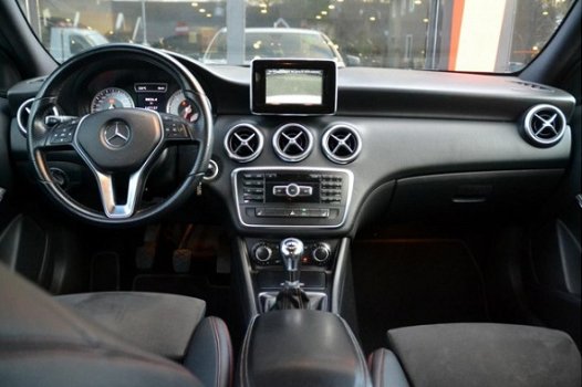 Mercedes-Benz A-klasse - A180 AMG Pakket Xenon/Led Camera Alcantara - 1