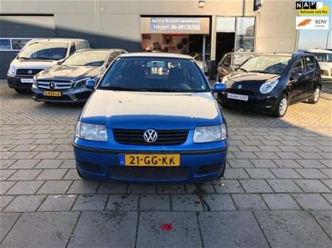 Volkswagen Polo - 1.4-16V Trendline - 1