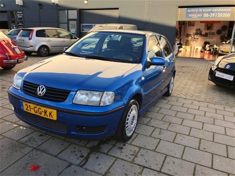 Volkswagen Polo - 1.4-16V Trendline - 1