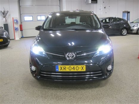 Toyota Verso - 1.8 VVT-i Executive | Panorama | LED | Trekhaak - 1