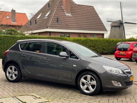 Opel Astra - 1.4 Turbo Cosmo Clima Cruise Trekhk NL-Auto NAP Dealer Onderhouden - 1