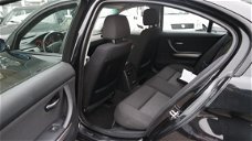 BMW 3-serie - 318i High Executive groot navi-pdc-cruisecontrol