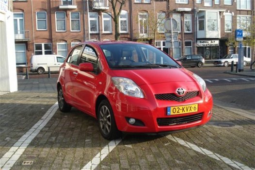 Toyota Yaris - 1.3 VVTi Aspiration met climate control en navigatie - 1