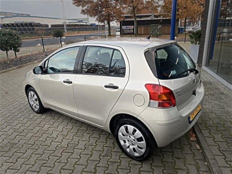 Toyota Yaris - 1.3 VVTi Comfort *35.000KM-NIEUWSTAAT - 1