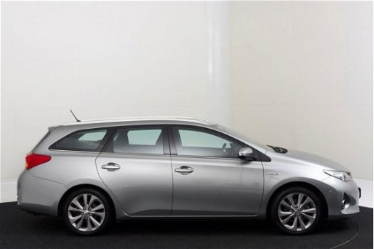 Toyota Auris Touring Sports - 1.8 Hybrid Executive Automaat Trekhaak - 1