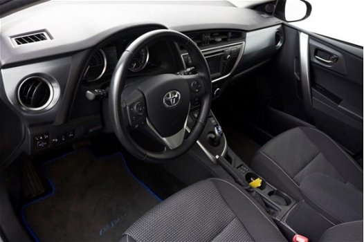 Toyota Auris Touring Sports - 1.8 Hybrid Executive Automaat Trekhaak - 1