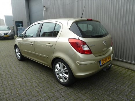 Opel Corsa - 1.4-16V Cosmo /Airco/Audio/LMV/navi/zeer nette auto - 1