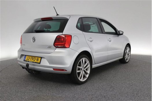 Volkswagen Polo - 1.2 TSI 90 PK Highline CLIMA / APP-NAVI / TREKHAAK / CRUISE - 1