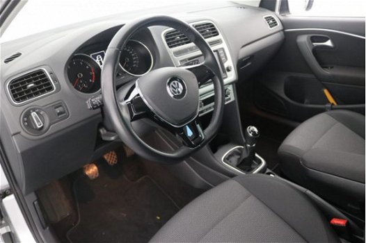 Volkswagen Polo - 1.2 TSI 90 PK Highline CLIMA / APP-NAVI / TREKHAAK / CRUISE - 1