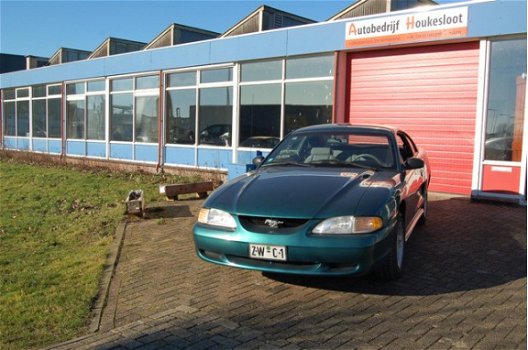 Ford Mustang - USA 3.8 Coupé - 1