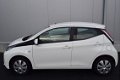 Toyota Aygo - 1.0 VVT-i x-play airco|camera|NAP - 1 - Thumbnail