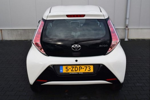 Toyota Aygo - 1.0 VVT-i x-play airco|camera|NAP - 1