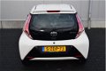 Toyota Aygo - 1.0 VVT-i x-play airco|camera|NAP - 1 - Thumbnail