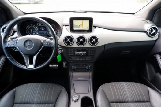 Mercedes-Benz B-klasse - 180 Automaat | Navigatie | Cruise control | Hoge instap | - 1