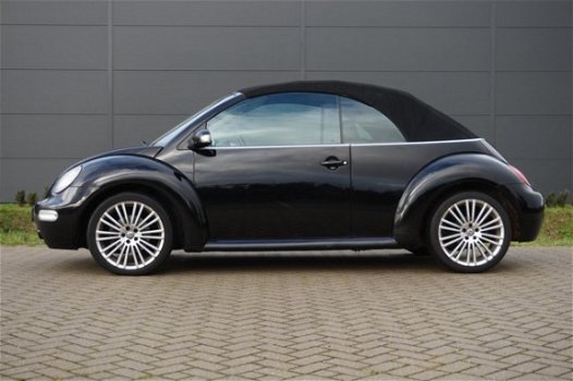 Volkswagen New Beetle Cabriolet - 2.0 Highline Automaat - 1