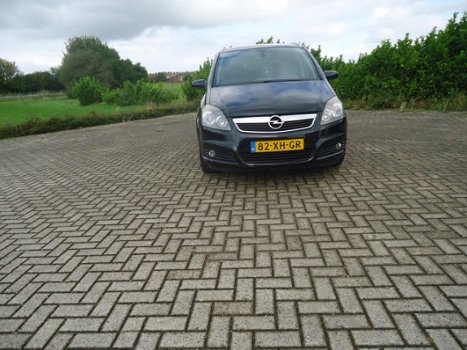 Opel Zafira - 1.8 103KW Executive - 1