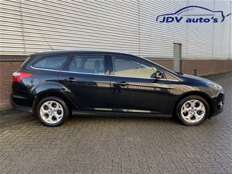 Ford Focus Wagon - 1.6 TDCI Titanium | AUTO PARKING | NAVI | PDC VOOR+ACHTER | GEEN AFLEVERKOSTEN - 1