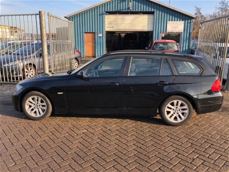 BMW 3-serie Touring - 318d |Navi|Clima| - 1