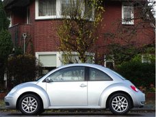 Volkswagen New Beetle - 5V 149PK+ automaat / leder Highline