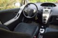 Toyota Yaris - 1.3 VVT-i Sol Automaat / stoelverwarming / navigatie / parkeersensoren / privacy glas - 1 - Thumbnail