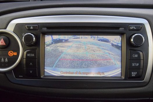 Toyota Yaris - 1.0 VVT-i Aspiration / camera achter / airco / navigatie / donkergrijze lichtmetalen - 1
