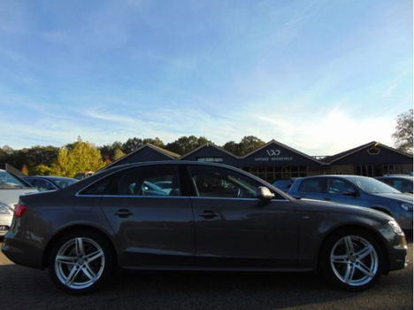 Audi A4 - 1.8TFSI Limited S-Line 170PK Navi - 1