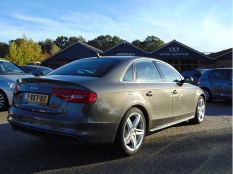 Audi A4 - 1.8TFSI Limited S-Line 170PK Navi - 1