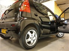 Peugeot 107 - 1.0-12V XR /Airco/Elek Pakket/Nw APK/Garantie/