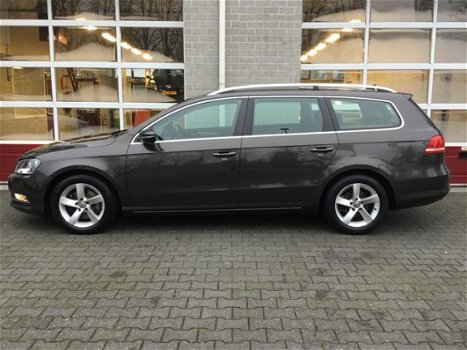 Volkswagen Passat Variant - 1.6 TDI BlueMotion Executive Edition | NAVI | CLIMA | - 1