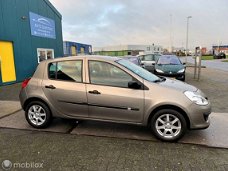 Renault Clio - 1.2-16V Special Line Nieuwe APK