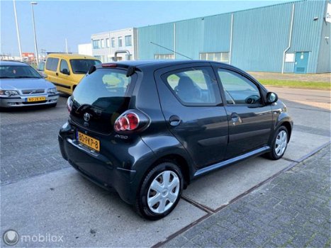 Toyota Aygo - 1.0-12V Cool van 2e eigenaar - 1