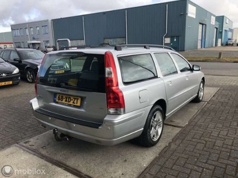 Volvo V70 - 2.4 D5 EDITION CLASSIC - 1