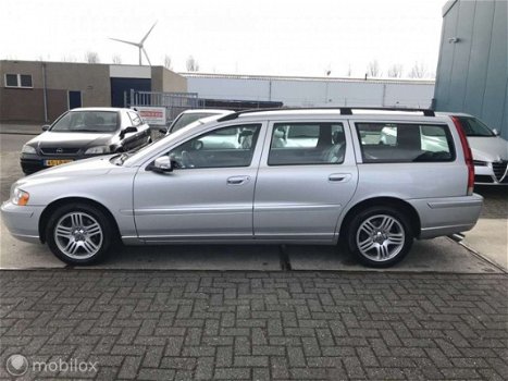 Volvo V70 - 2.4 D5 EDITION CLASSIC - 1