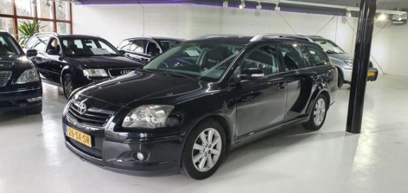 Toyota Avensis Wagon - 2.4 VVTi Luna AUTOMAAT DEALER ONDERHOUDEN BLUETOOTH TREKHAAK NAP NL AUTO - 1