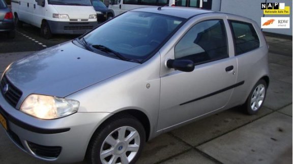 Fiat Punto - 1.2 SportSound Nette auto, Neuw APK, NAP, Electrische ramen, metallic lak, metalen velg - 1