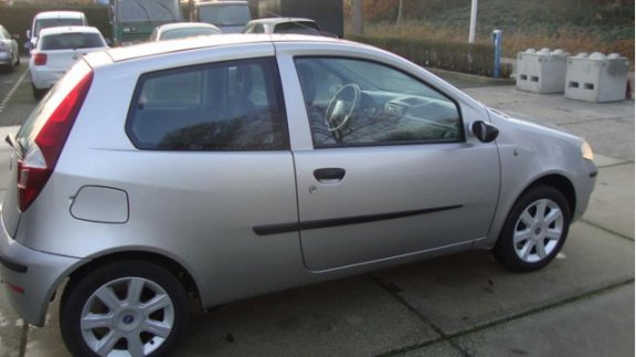 Fiat Punto - 1.2 SportSound Nette auto, Neuw APK, NAP, Electrische ramen, metallic lak, metalen velg - 1