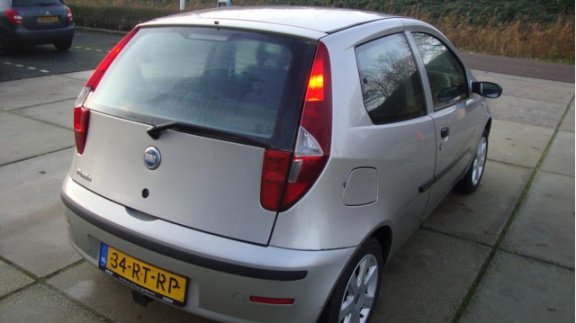 Fiat Punto - 1.2 SportSound Nette auto, Neuw APK, NAP, Electrische ramen, metallic lak, metalen velg - 1