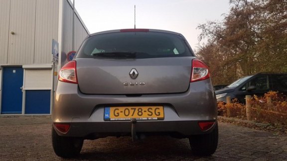 Renault Clio - 1.2-16V Collection - 1