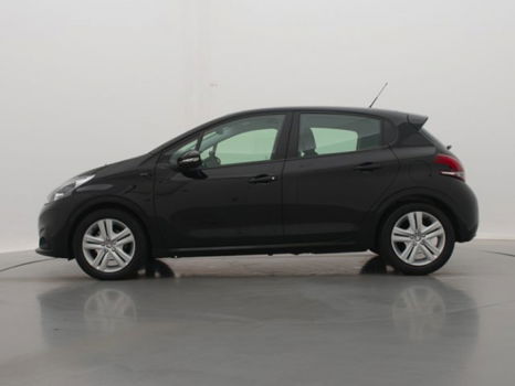 Peugeot 208 - 1.2 82pk Signature | Navigatie | Parkeersensoren | Airco | - 1