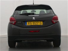 Peugeot 208 - 1.2 82pk Signature | Navigatie | Parkeersensoren | Airco |