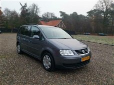 Volkswagen Touran - 2.0 16V FSI ECC/Cruise/5pers/trekhaak