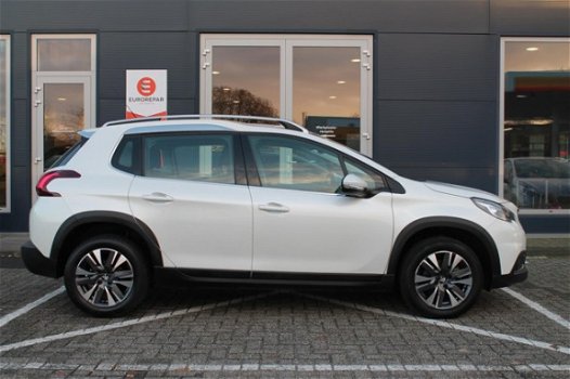 Peugeot 2008 - 1.2 PureTech 110pk EAT6 AllureNAVI | LM | CLIMA - 1