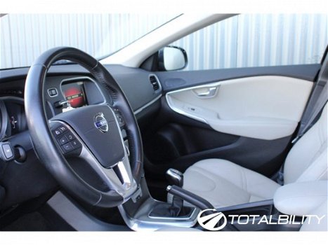 Volvo V40 - 2.0 D2 Summum Business - 1