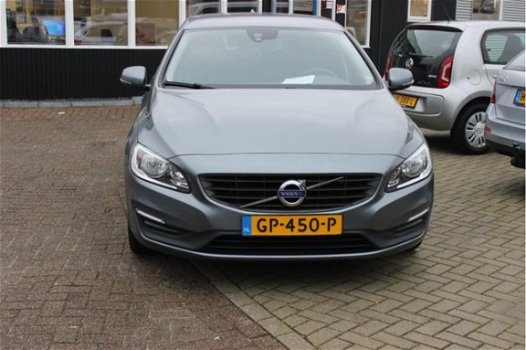 Volvo V60 - - 2.0 T3 Kinetic NAVI / CRUISE EN CLIMATCONTR - 1