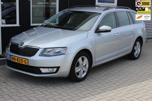 Skoda Octavia Combi - - 1.6 TDI Greentech Ambition Businessline NAVI / CRUISE EN CLIMATCONTR./TREKHA - 1