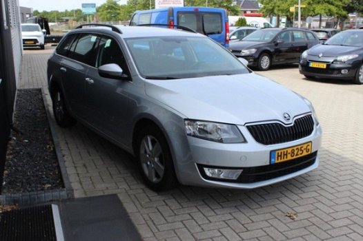 Skoda Octavia Combi - - 1.6 TDI Greentech Ambition Businessline NAVI / CRUISE EN CLIMATCONTR./TREKHA - 1